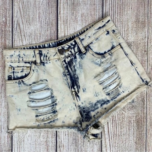 Forever 21 Bleach Washed Distressed Cutoffs - Picture 3 of 5